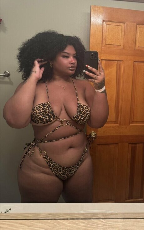 黒檀の白いチンポOnlyFans エロチック 写真