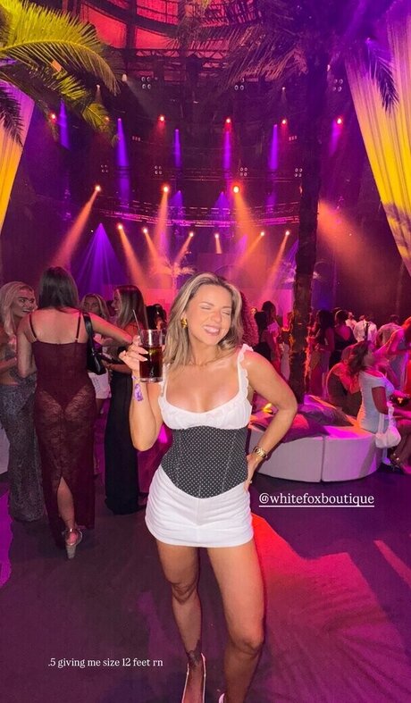 Its laurensarah 裸モデル ギャラリー