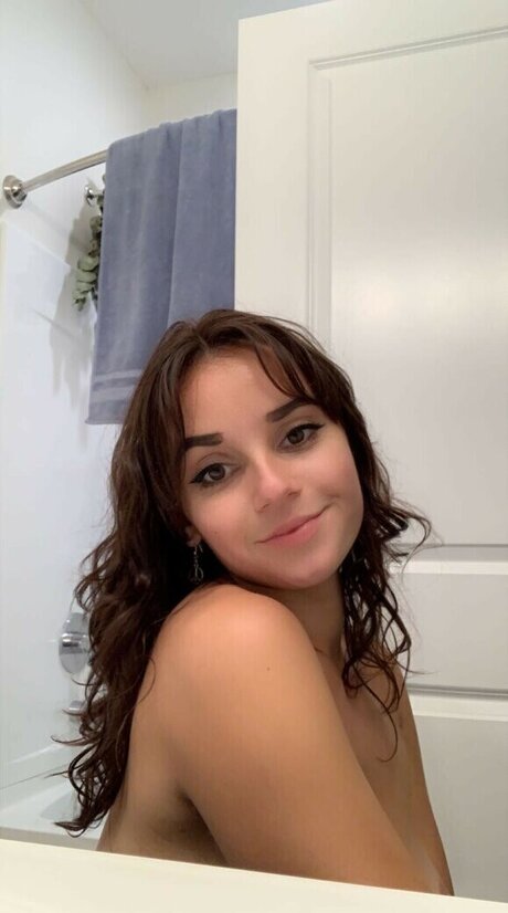 Leyla Ingalls 無料スター 画像