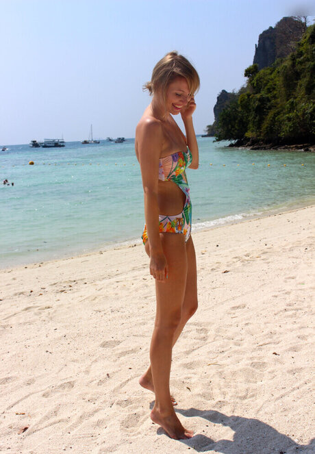 Leonie Hanne ホットスター アーカイブ