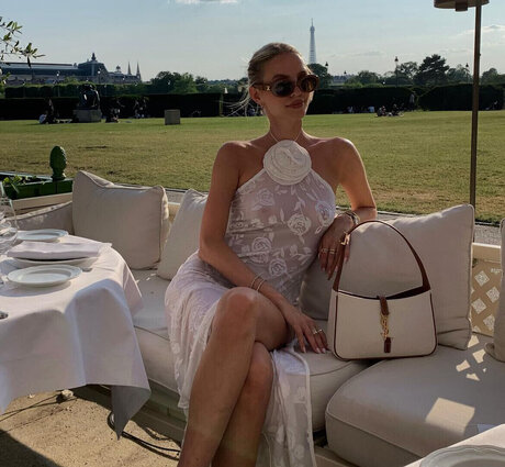 手袋onlyfans ポルノグラフィック 写真