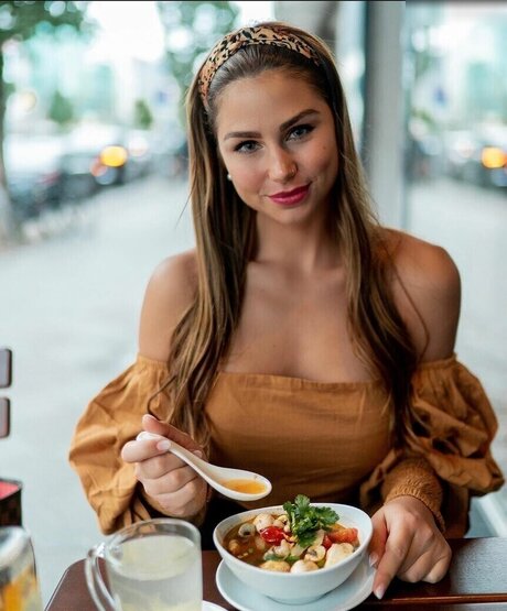 Jasmin Voigt ポルノスター アート 写真