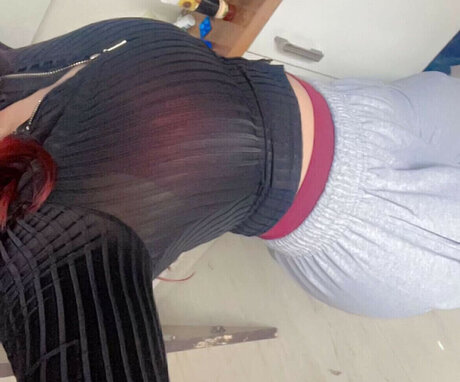 Riya Pandey ポルノスター セックス 画像