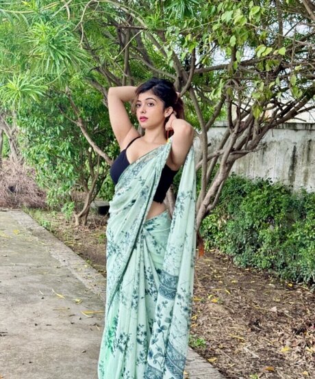 Riya Pandey ポルノスター 独占 写真