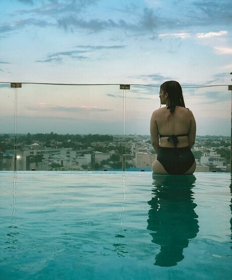 Riya Pandey 完璧なポルノスター 写真