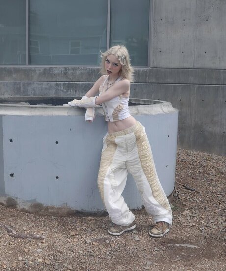 デカ尻ジーンズ OnlyFans 可愛い 写真