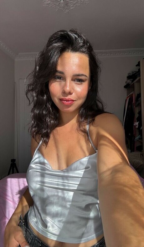 elise cm 美しい女優 画像