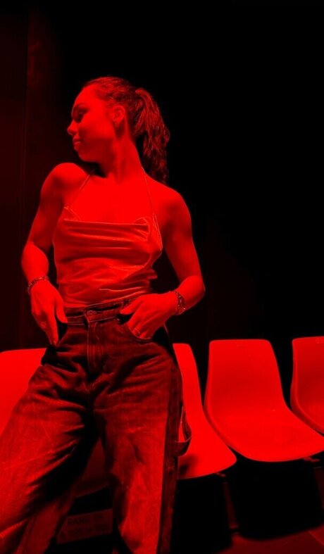 elise cm ポルノスター ヌード ギャラリー