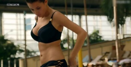 Nadine Menz トップモデル 写真