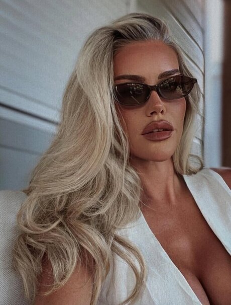 ぽっちゃり痴女OnlyFans セクシー 写真