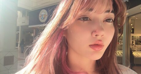 strawbarizz アダルトモデル 写真