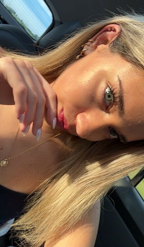 Katelyn Breann 素敵なモデル 写真