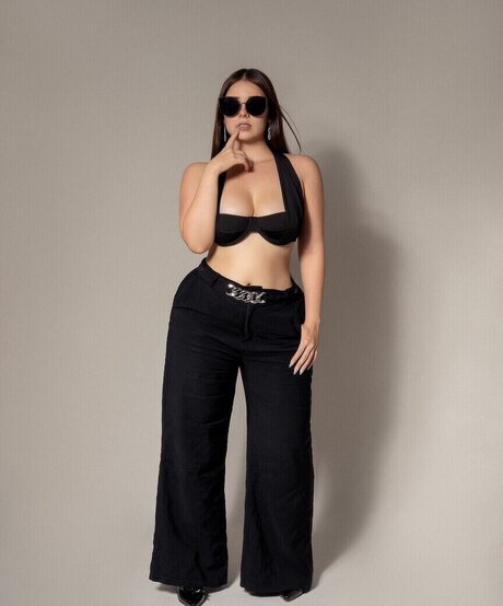 Marianahoyosr HDモデル 画像