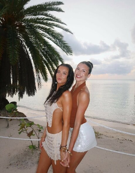 レズビアンセックスOnlyFans 素敵 写真