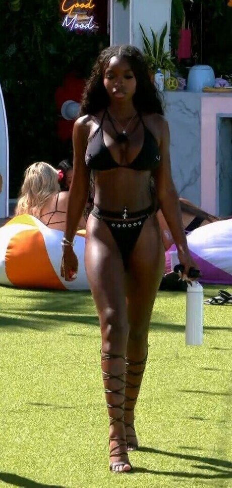 Olandria Carthen 裸のスター 画像