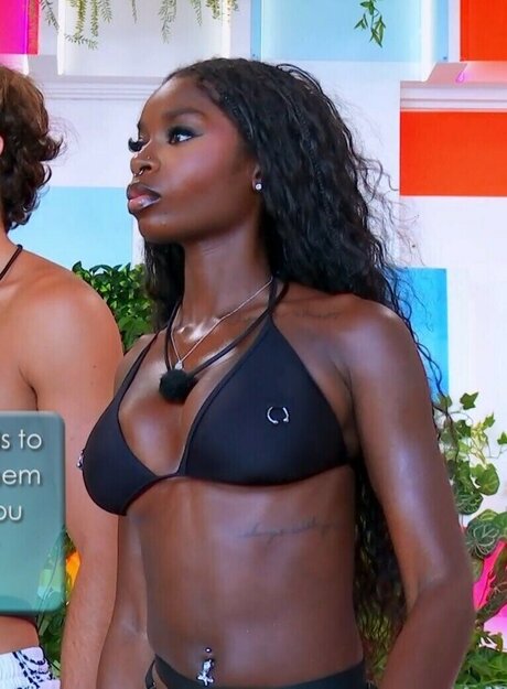 毛深い妊婦OnlyFans ホット 画像