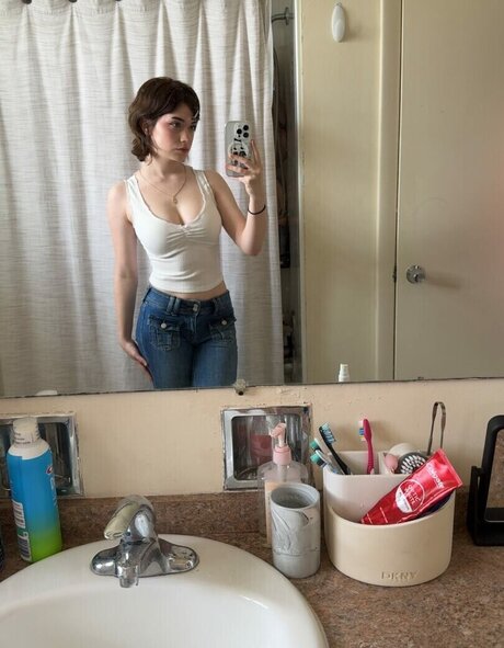 Evangelinefisk ポルノスター 可愛い 写真