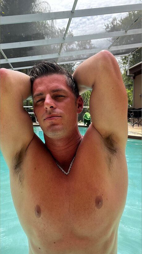 Naughty Ronnie 完璧なモデル 画像