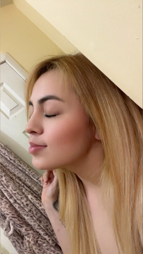 黒檀の小人OnlyFans アダルト 写真