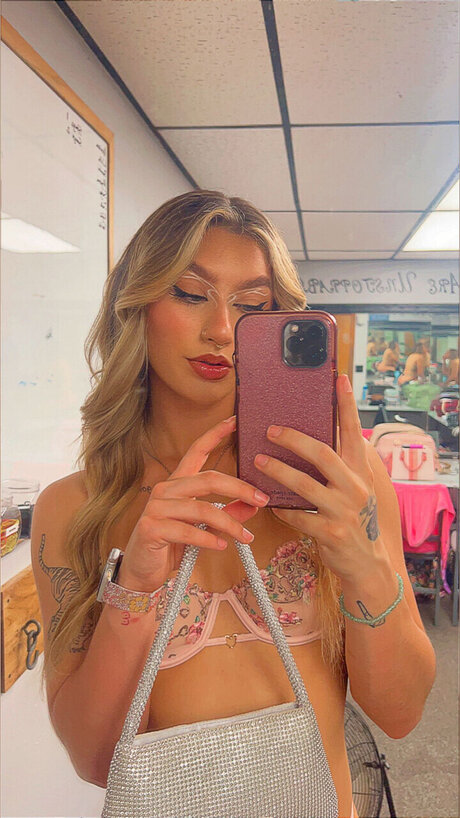 Deja Vu_ エロティックなスター 写真