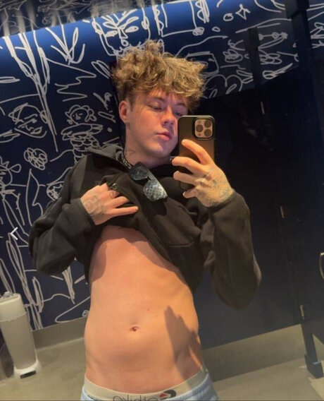 Ayden VIP アダルトスター 写真