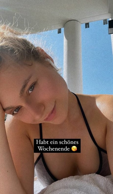 Alina Khani ヌードスター 写真