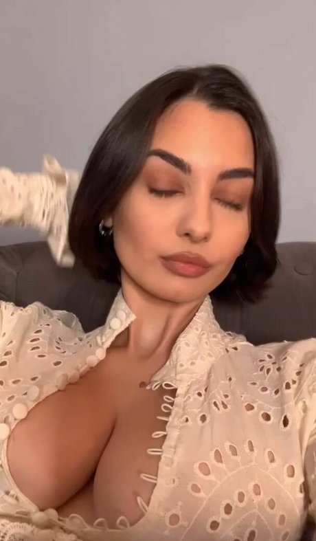 Adelaide T ホットなスター 写真