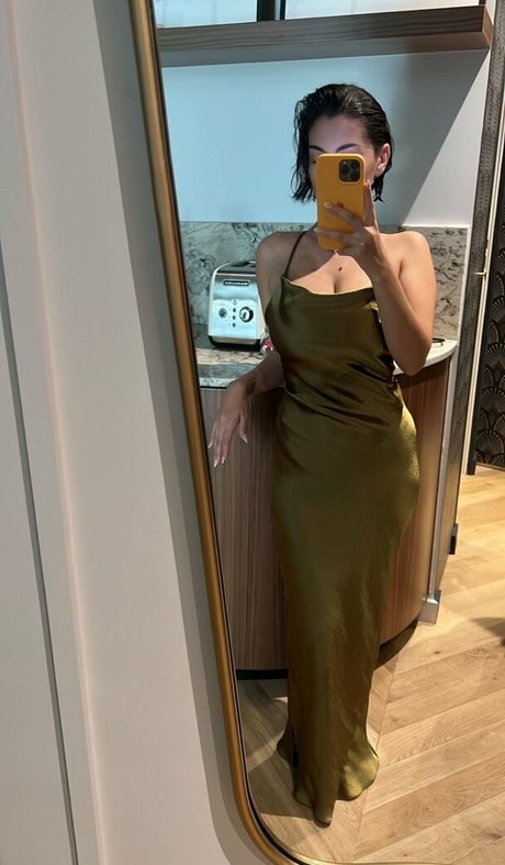 チンコを持つ女たち OnlyFans 可愛い 写真