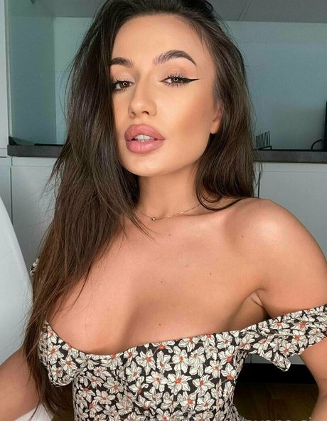 かわいい赤毛のOnlyFans セクシー 写真