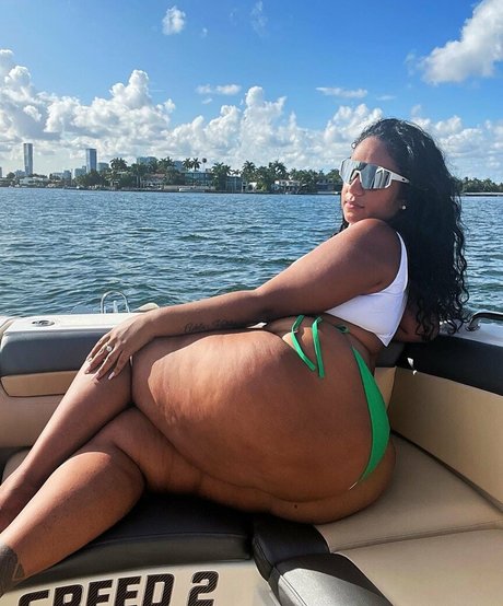 ティーンフィンガリングOnlyFans ホット裸 画像