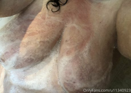 ニューハーフ ドミナトリックス OnlyFans ヌード 写真