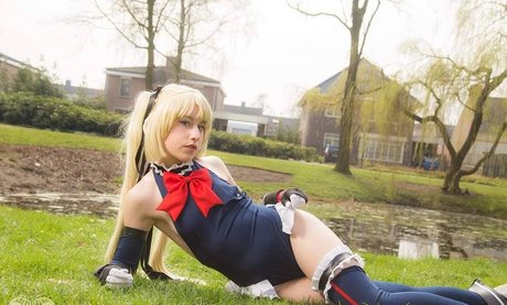 小柄で痩せたOnlyFans アート裸 画像