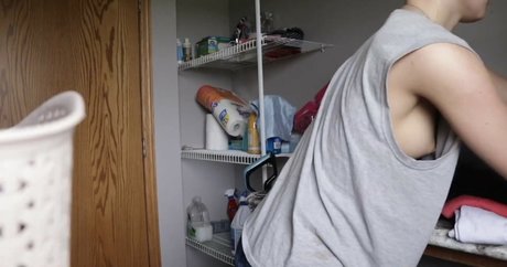 アジア人のタトゥー OnlyFans ホット ギャラリー