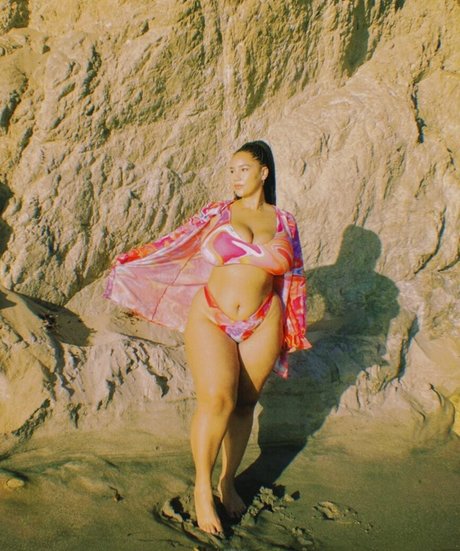 Katelyn Folasade ホットスター ギャラリー