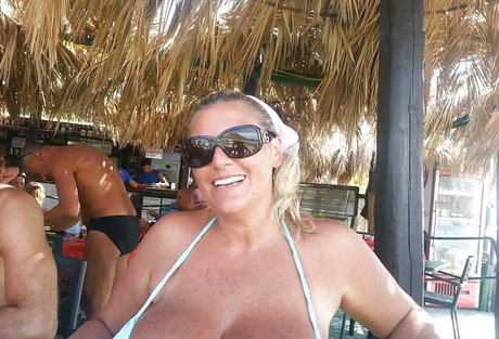 Laura Leonardi 裸のスター 写真