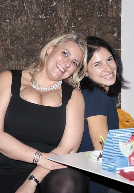 Laura Leonardi ヌードモデル 写真