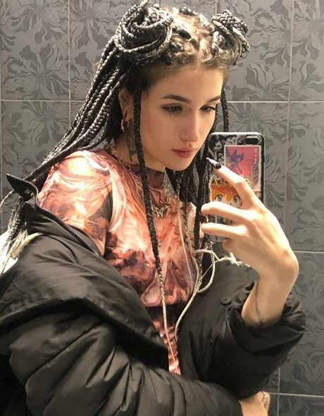 小さいチンポOnlyFans ポルノ アーカイブ