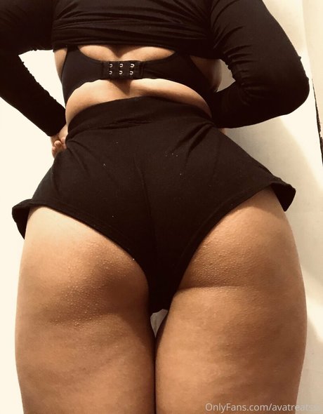 avatreatsss 素敵なポルノスター 写真