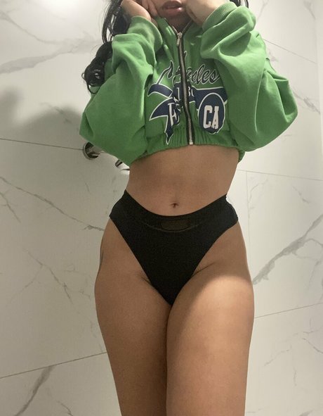 avatreatsss アダルト女優 写真