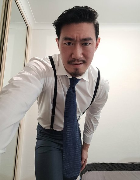 leo sagafree ヌードスター 写真