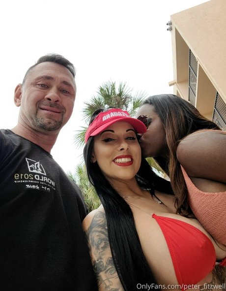 ビキニストリップOnlyFans 素敵 写真