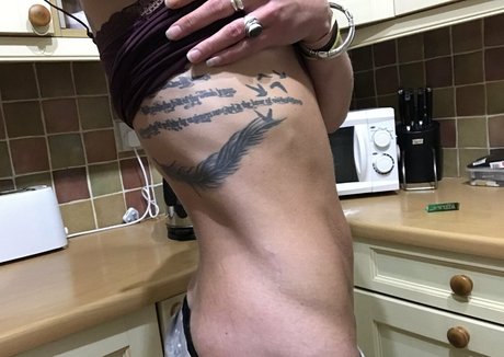 hornycavegirl ポルノモデル ギャラリー