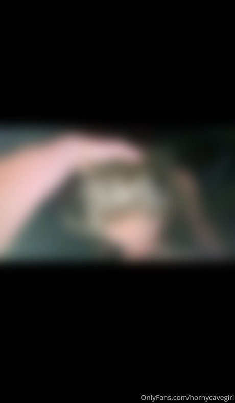 hornycavegirl ポルノスター 画像