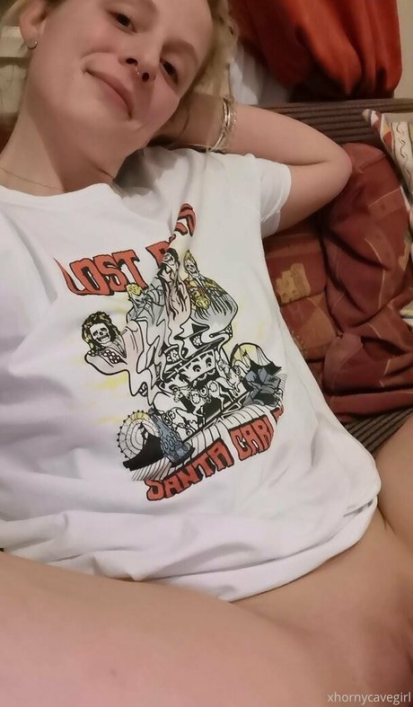 hornycavegirl トップポルノスター 写真