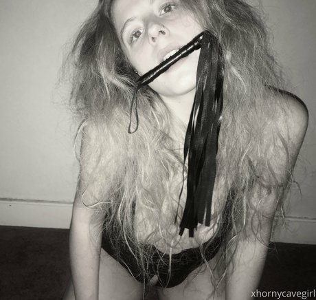 hornycavegirl セクシーなスター ギャラリー