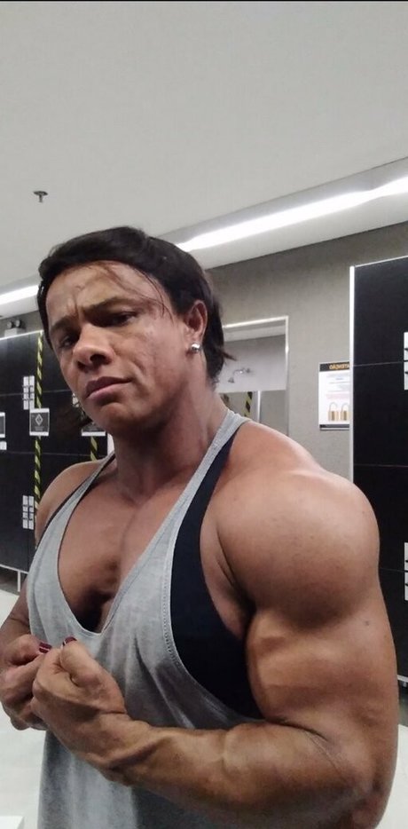 巨乳とお尻のOnlyFans 無料セクシー 写真