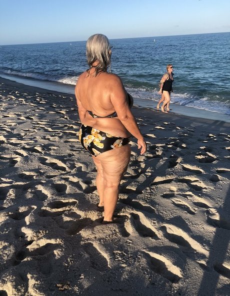 アジアンタトゥー OnlyFans セクシーヌード 画像