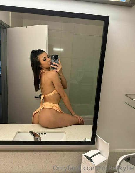 rocketkylie ヌードモデル 写真