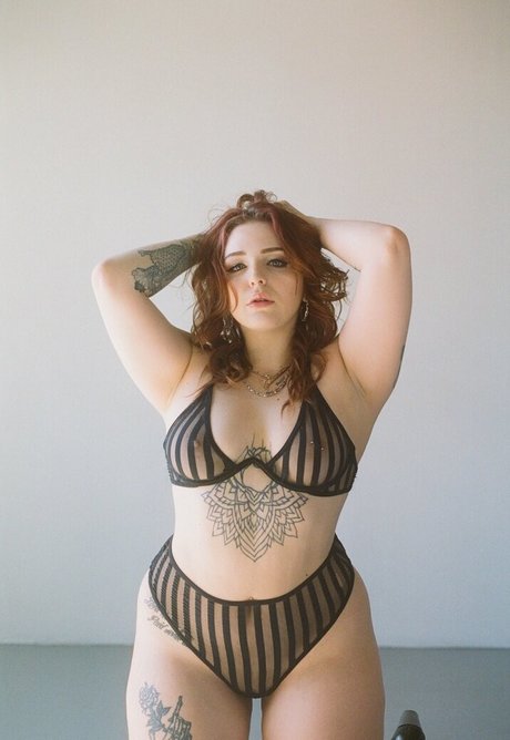 raynexoxo ヌードモデル 写真