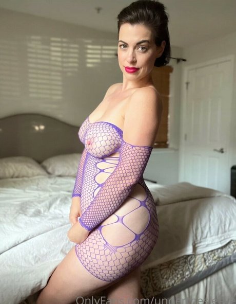 lipstickandlinernotes 女優 ギャラリー